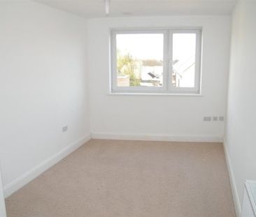 Avontar Court, South Ockendon, Property for rent - Photo 2