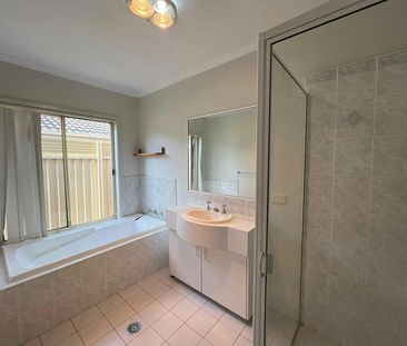 GREAT FAMILY HOME - Photo 6