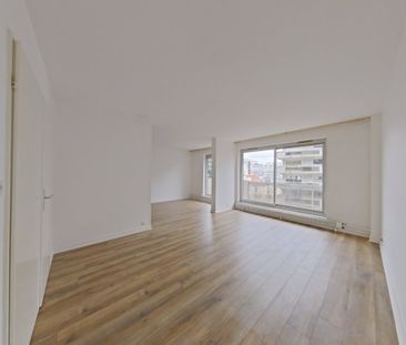 Location Appartement 3 pièces 71m² PARIS 12ème - Photo 4