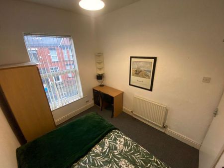 7 bedroom house share to rent - Photo 4