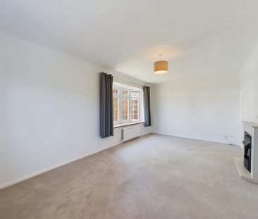 4 bedroom detached house to rent - Photo 2