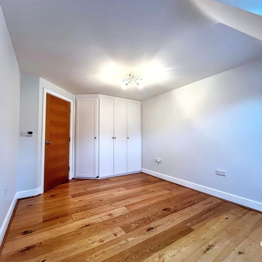 Osbourne Court, Kingsend, Ruislip, HA4 - Photo 1