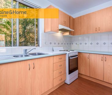 Large Three Bedroom Unit!! - Photo 4