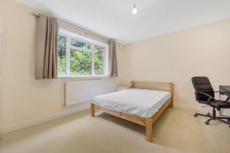 5 bedroom flat to rent - Photo 3