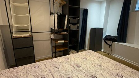 F2 DUPLEX MEUBLE - QUARTIER MAZELLE - COUR INTERIEURE - Photo 3