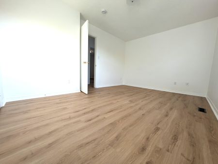 For Lease - 31 Bingham Street Unit# A, Richmond Hill, Ontario - Photo 2