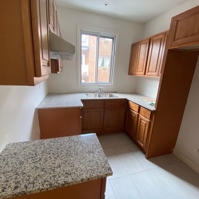 Fully Renovated 4.5 Cote­des­Neiges 307 - Photo 1