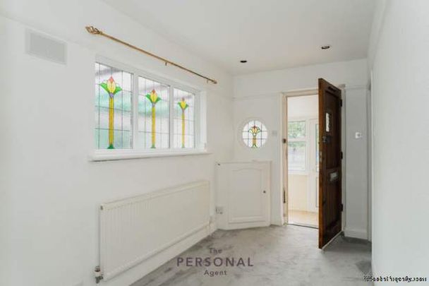 2 bedroom property to rent in Epsom - Photo 1