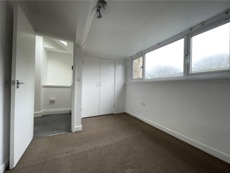 4 bedroom apartment to rent - Photo 4