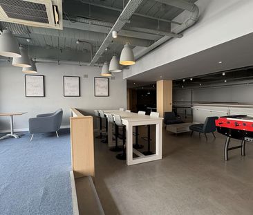 To Let - Photo 2