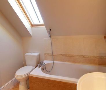2 bedroom detached house to rent - Photo 4