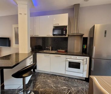 Location Appartement 4 pièces 77m² CANNES 06400 - Photo 6