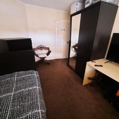 3 bedroom house share to rent - Photo 1
