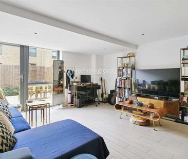 Packington Square, Islington, N1 - Photo 1