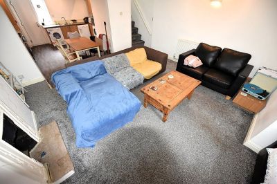 6 bedroom House in Headingley Avenue (6 BEDS), Leeds - Photo 2