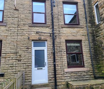 Moor End Lane, Dewsbury, West Yorkshire, WF13 - Photo 5