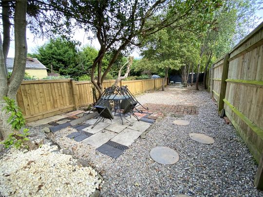 Cricklade Road, Swindon, Swindon, SN2 - Photo 1