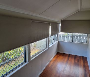 Low Maintenance Home Close to Shops & Schools - Photo 3