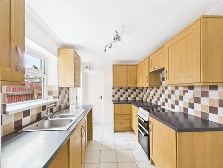 3 bedroom terraced house to rent - Photo 5