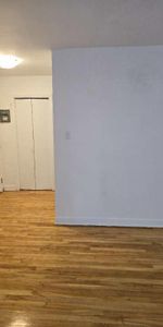 5 1/2 Renove Chauffé, Eau Chaude Entrée Laveuse et Sècheuse Decembre. - Photo 4