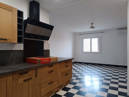 Location Appartement 3 pièces 79m² NARBONNE 11100 - Photo 2