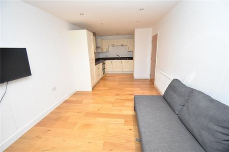 1 bedroom apartment to rent - Photo 2