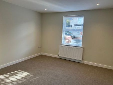 Langley Road, Branksome - Photo 2