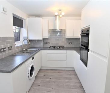 3 Bedroom Mews House For Rent in Marleyer Close, Manchester - Photo 2