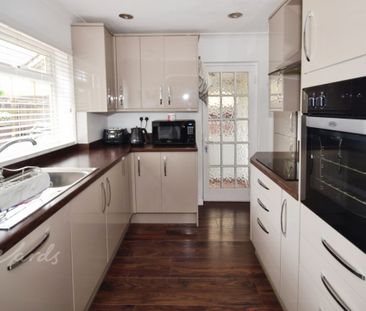 3 bedroom semi-detached house to rent - Photo 2