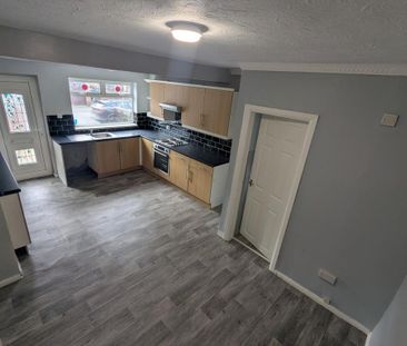 3 bedroom terraced house to rent - Photo 5