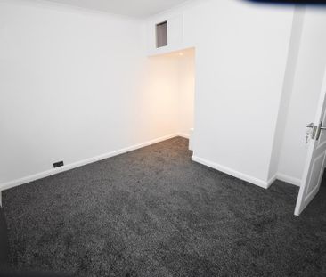 4 bedroom terraced house to rent - Photo 5