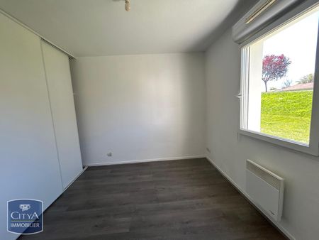 Location Appartement 3 pièces 55m² BEAUNE LES MINES 87280 - Photo 2