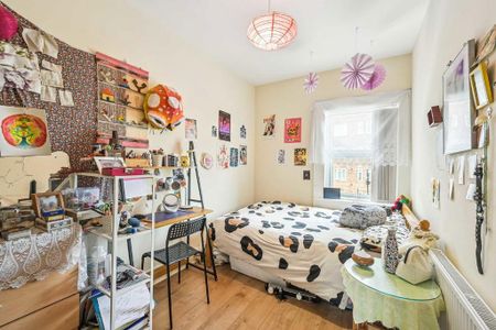 4 bedroom flat to rent - Photo 4