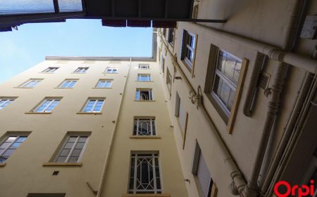 Appartement à louer 4 pièces • Lyon 6 - Photo 3