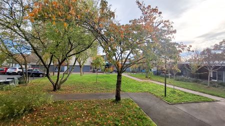 T2 de 42 m² avec pièce vie exposée sud et vue dégagée - Photo 3