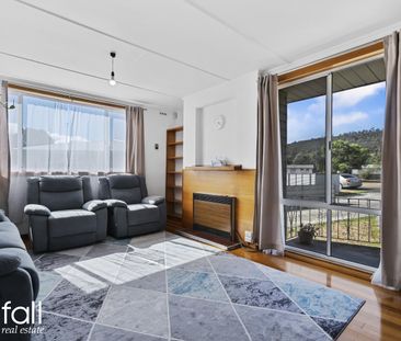 Neat and Tidy, Three Bedroom Home - Photo 5