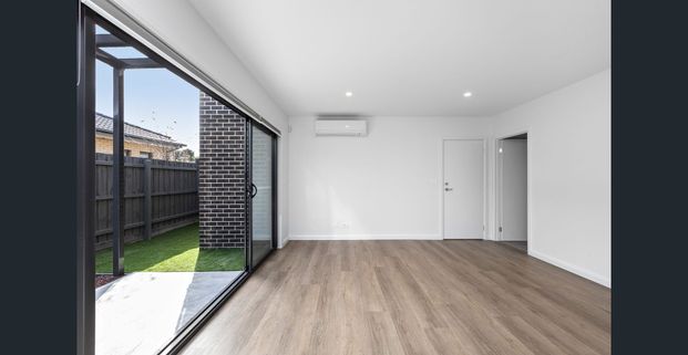 Luxury, sophisticated and low maintenance! - Photo 1