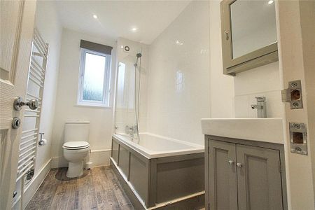 3 bedroom semi-detached house to rent - Photo 2