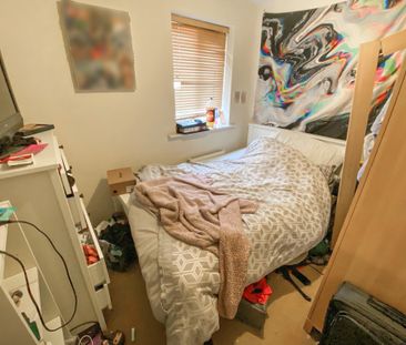 2 Bedroom Apartment - Photo 3