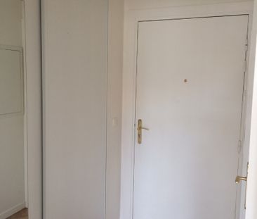 Location Appartement 3 pièces 64m² - Photo 2