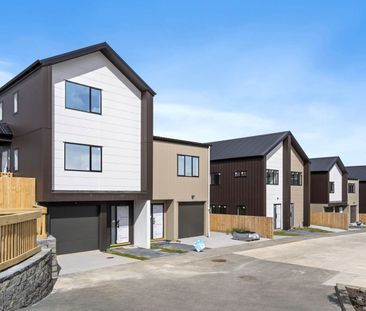 Brand New 3 bedroom 2 bathroom Townhouse - Photo 2