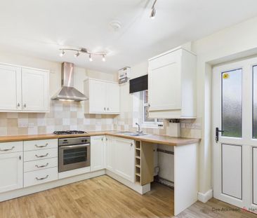 2 bedroom end of terrace house to rent - Photo 4