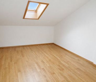 Moderne Maisonette-Dachwohnung mit originellem Grundriss - Photo 4