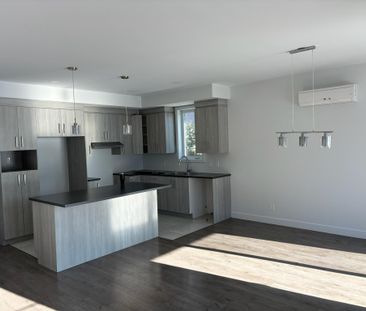 5 1/2 à Louer Cowansville Rez-de-chaussé - Photo 1