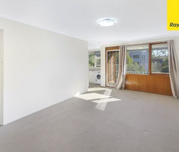 Prime Location - Easy walk to station & shops - Photo 6