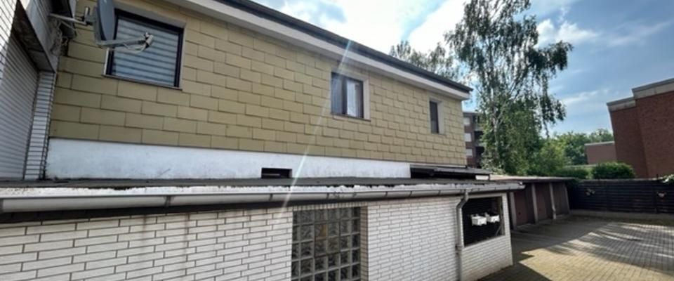 Eigener Eingang ganz sep. im Anbau hier wohnt man wie im kleinen eigenen Haus eventuell möbliert - Photo 1