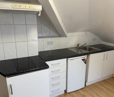 Studio to rent - Photo 2