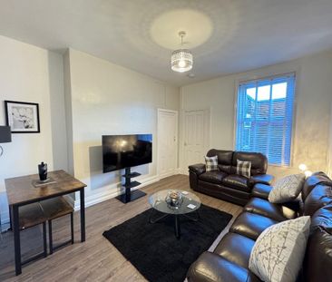 3 bedroom flat to rent - Photo 5