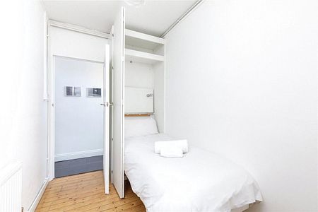 3 bedroom flat in Upper Street - Photo 5