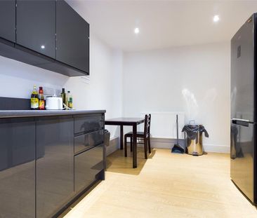 Studio to rent - Photo 3